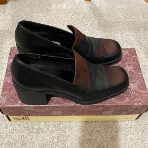 Apostrophe Clog Heel